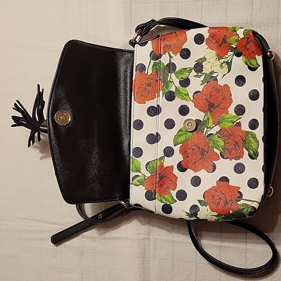 Sharif Red Rose - Picture 2 of 4